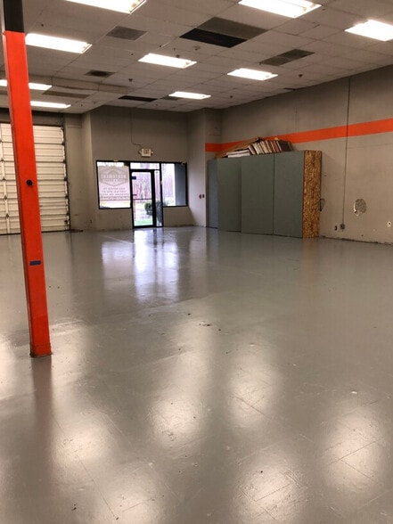 More Photos Of 302-376 NE 219th Ave, Gresham Light Manufacturing For Lease