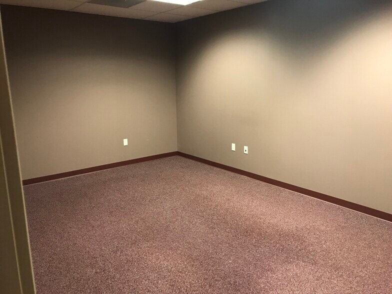 More Photos Of 330 N Reading Rd, Ephrata Unknown For Lease