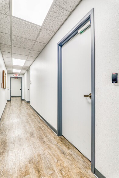 More Photos Of Sundland Park & Mesa Hills Dr., El Paso Office For Lease