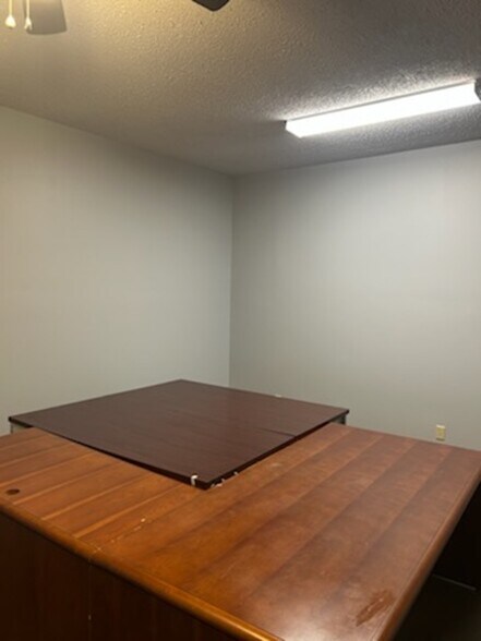 More Photos Of 6709 Wayne Dr, North Little Rock Service For Lease