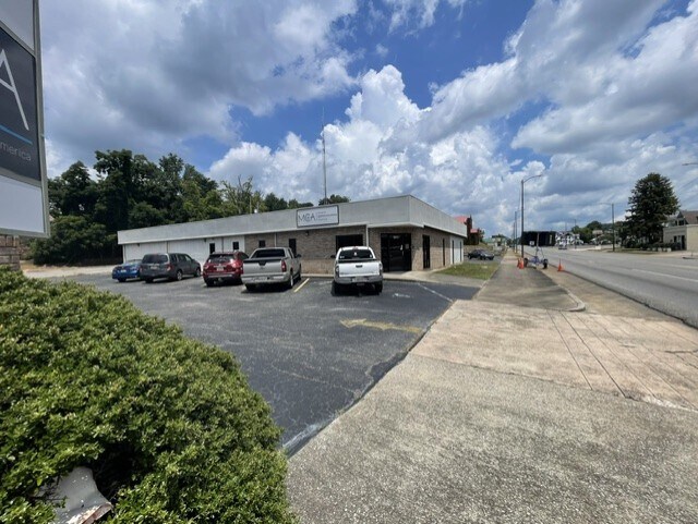 More Photos Of 1508 Noble St, Anniston Flex For Sale
