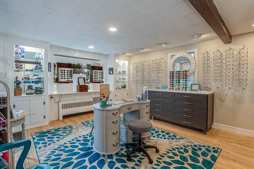 More Photos Of 709 Plain St, Marshfield Medical For Sale