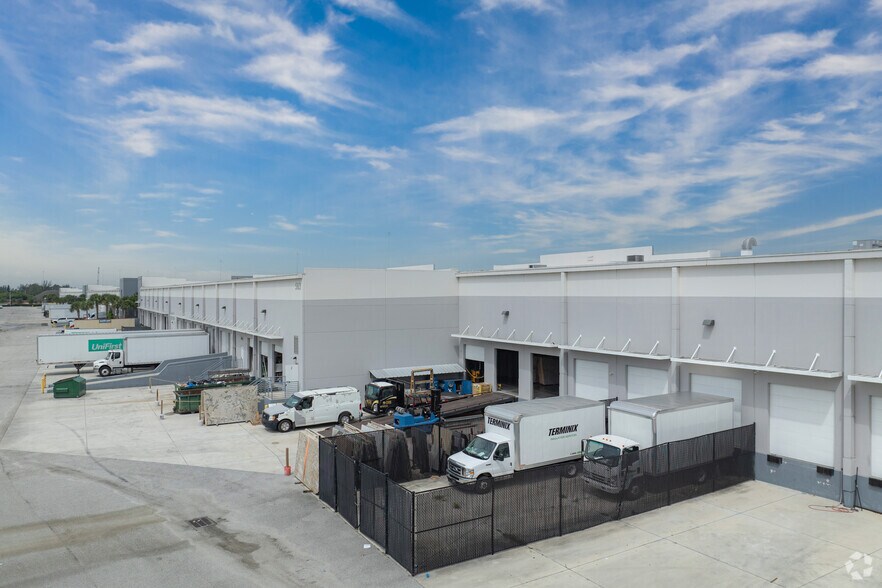 More Photos Of 401 N Cleary Rd, West Palm Beach Unknown For Lease