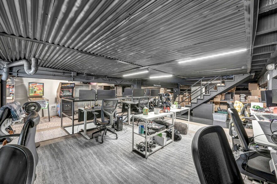 More Photos Of 3559 Bigelow Blvd, Pittsburgh Service For Sale