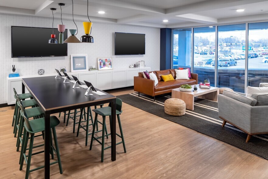 More Photos Of 1401 W 23rd St, Lawrence Apartments For Lease