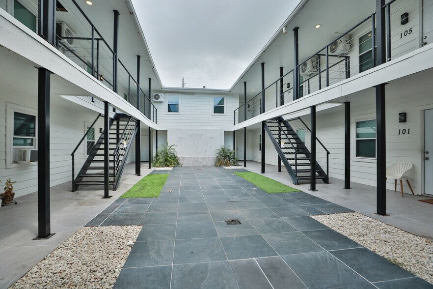 More Photos Of 712 Ball St, Galveston Apartments For Sale