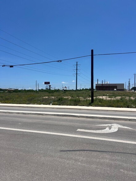 More Photos Of 883 Texas 211, San Antonio Land For Lease
