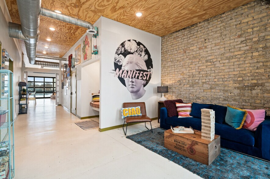 More Photos Of 102 State St N, Waseca Office For Sale