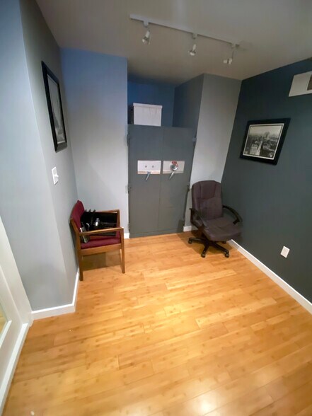 More Photos Of 715 St Paul St, Baltimore Office For Sale