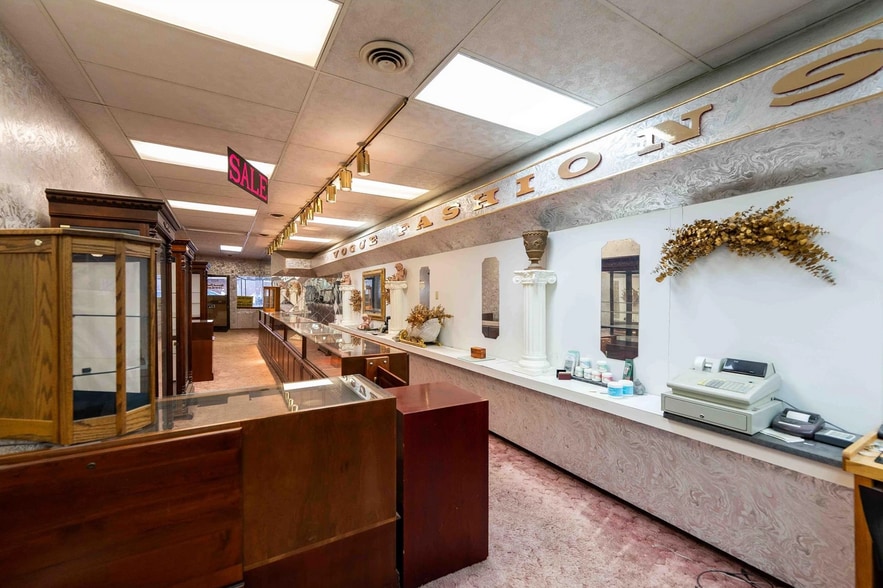 More Photos Of 407 Central Ave, Great Falls Storefront For Sale