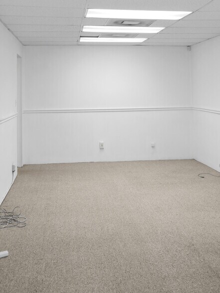 More Photos Of 1331 S Harbor City Blvd, Melbourne Office Residential For Lease