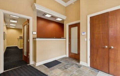 More Photos Of 1120 W Belmont Ave, Chicago Medical For Sale