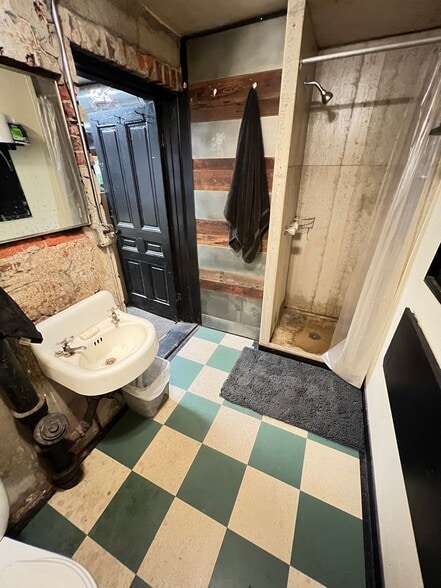 More Photos Of 1438-1442 Light St, Baltimore Showroom For Sale