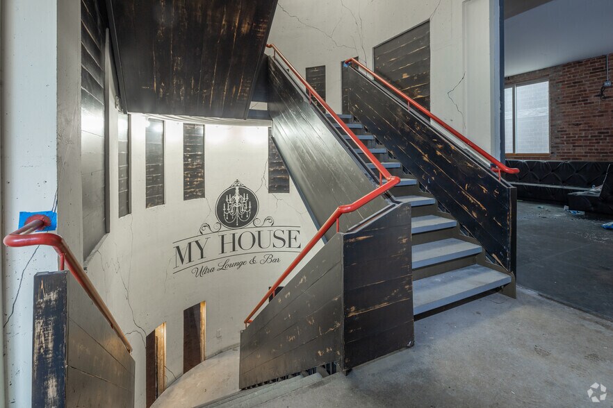 More Photos Of 1113 W Randolph St, Chicago Storefront Retail Residential For Sale
