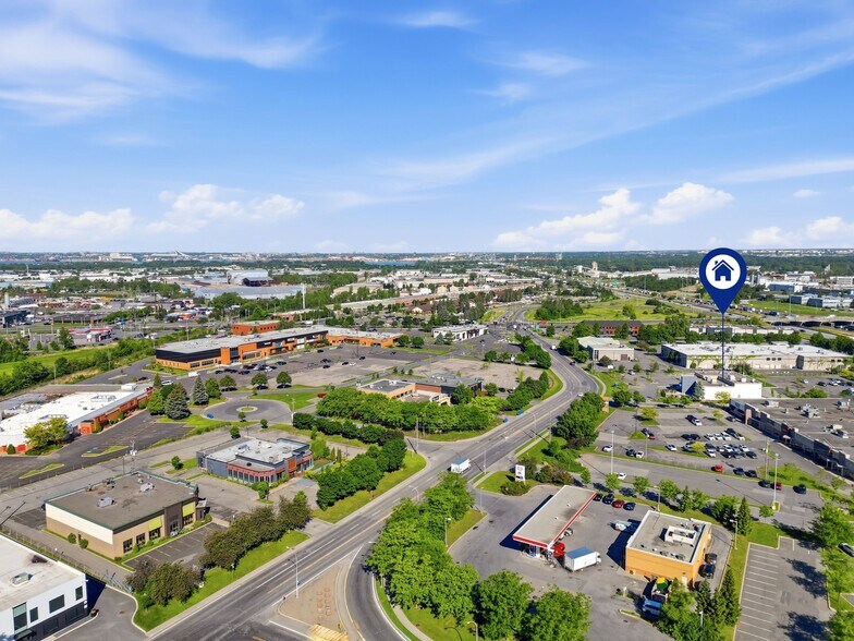 More Photos Of 1165 Rue Volta, Boucherville Restaurant For Lease