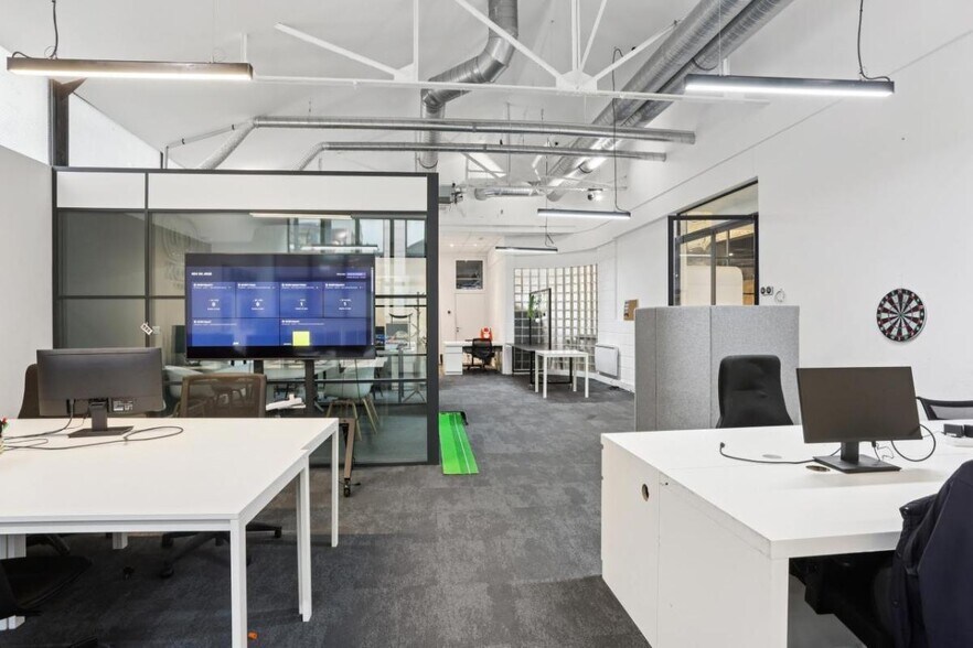 More Photos Of 3 Rue Fernand Pelloutier, Boulogne-Billancourt Office For Sale