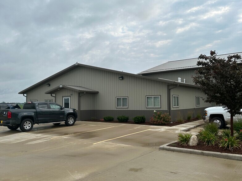 More Photos Of 24145 S La Grange Rd, Frankfort Manufacturing For Sale