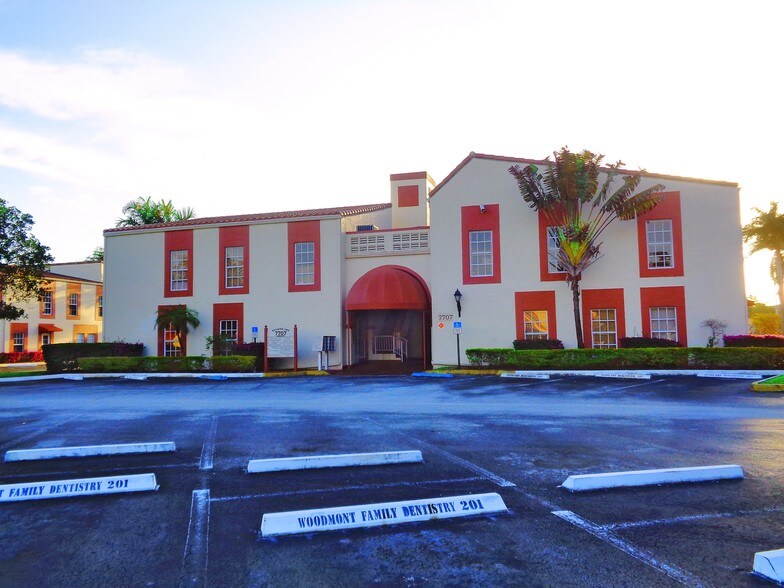 More Photos Of 7707 N University Dr, Tamarac Medical For Lease