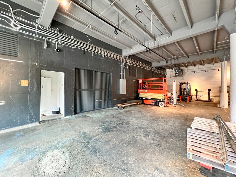 More Photos Of 11 Sullivan Way, Asheville Warehouse For Lease