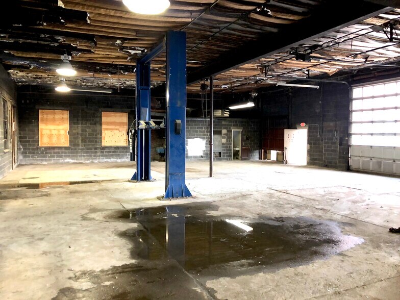 More Photos Of 262 Goffle Rd, Hawthorne Service For Lease