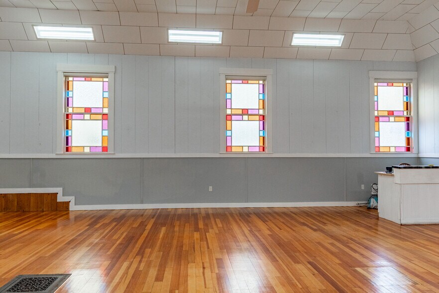 More Photos Of 57 Saco Ave, Old Orchard Beach General Retail For Lease