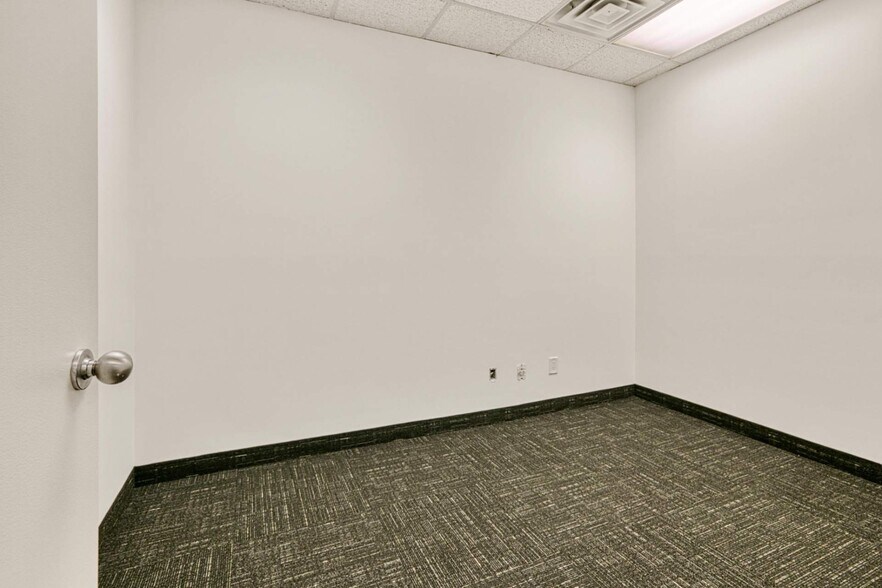 More Photos Of 2 Lisgar St, Sudbury Office For Sale