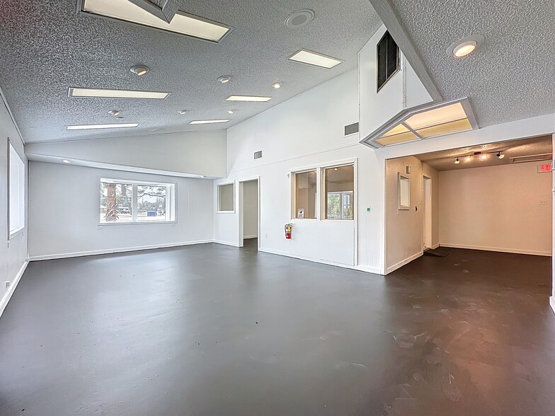 More Photos Of 2017 W Main St, Leesburg Office For Lease