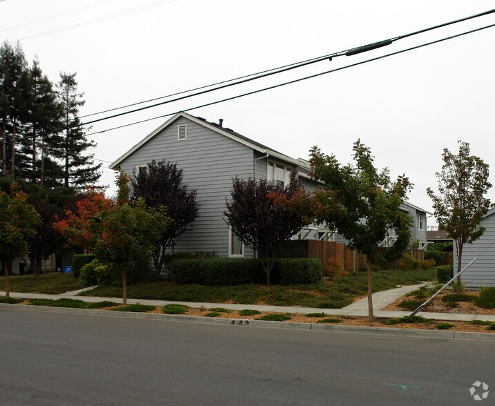 More Photos Of 400 Earle St, Santa Rosa Apartments For Sale