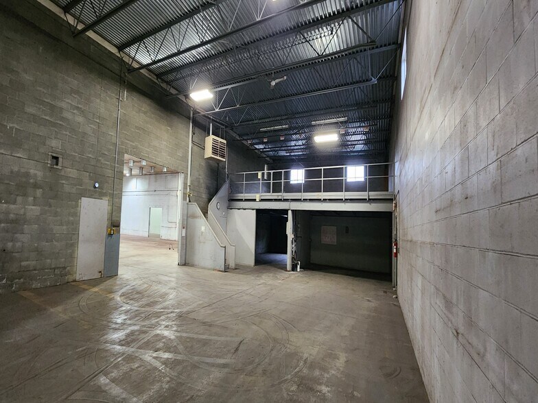 More Photos Of 1810 Kosmina Rd, Vernon Manufacturing For Sale