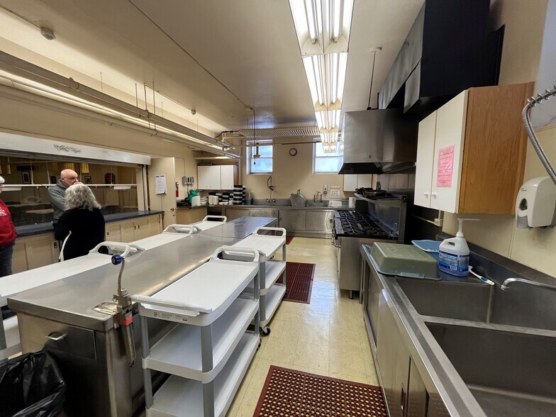 More Photos Of 308 Main St, Johnson City Specialty For Sale