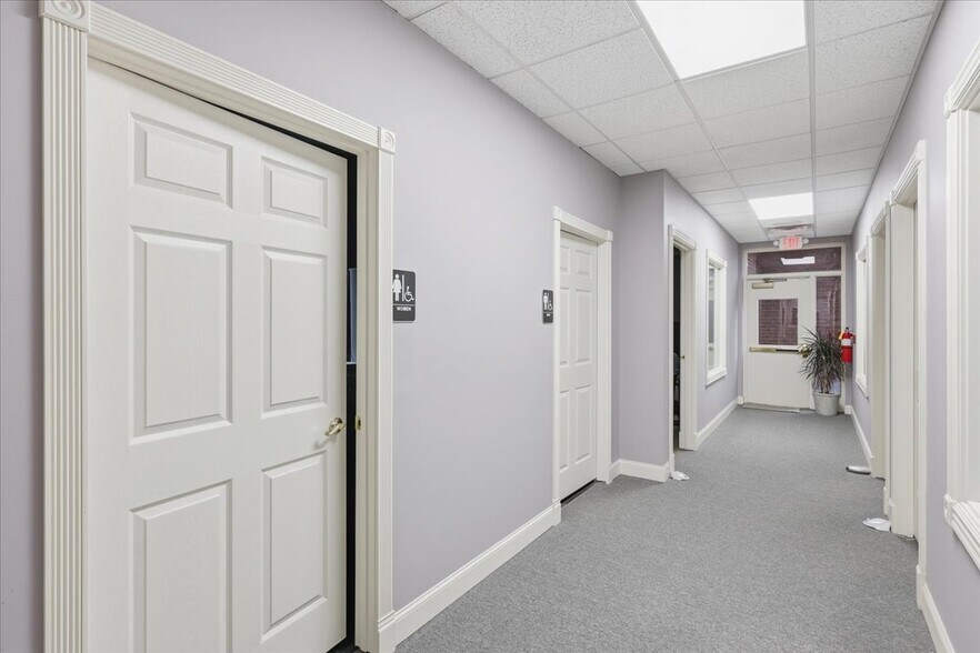 More Photos Of 8862 Cedar Springs Ln, Knoxville Office For Lease