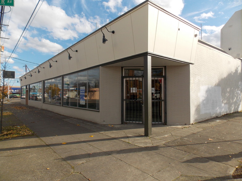 Primary Photo Of 2052-2056 N Lombard St, Portland Storefront For Lease