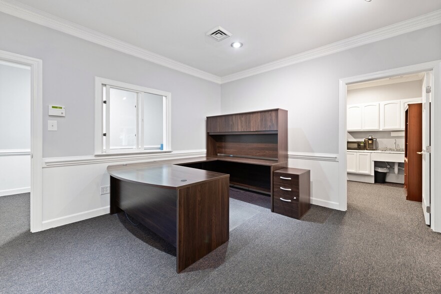 More Photos Of 106 Brady Ct, Cary Medical For Sale