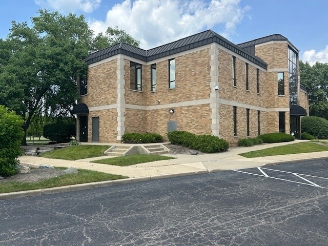 More Photos Of 3820 Edison Lakes Pky, Mishawaka Office For Sale