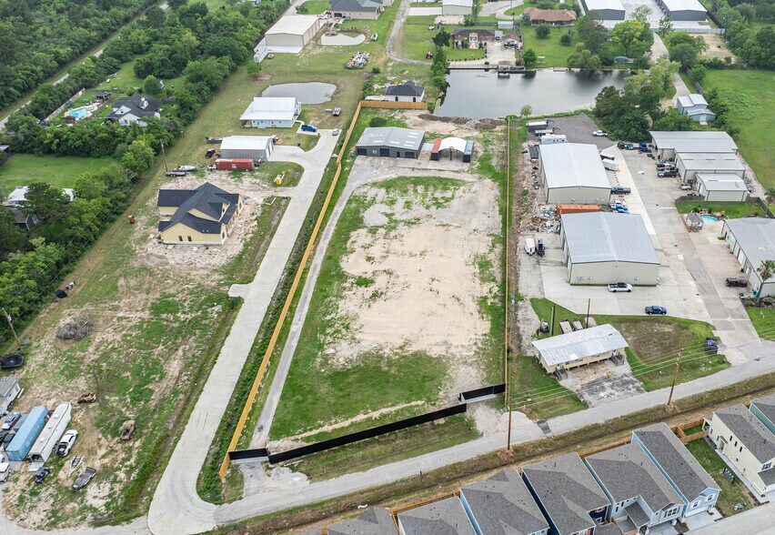 More Photos Of 1250 Winfield Ln, Kemah Industrial For Lease