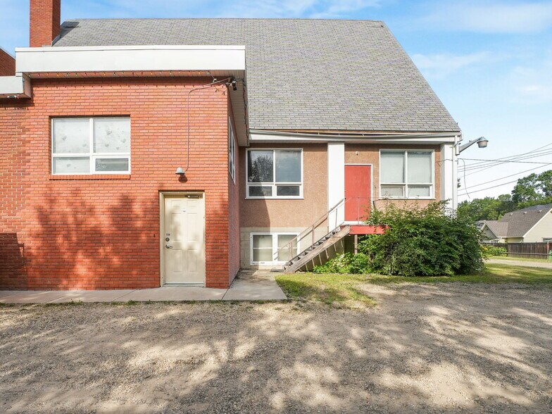 More Photos Of 9630 74 Av NW, Edmonton Flex For Sale