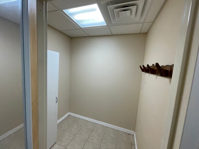 More Photos Of 501-599 Paris ave, Soper Religious Facility For Sale