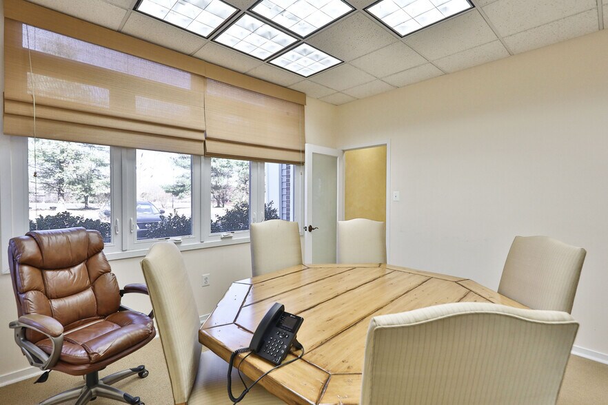 More Photos Of 400-415 Executive Dr, Langhorne Medical For Lease