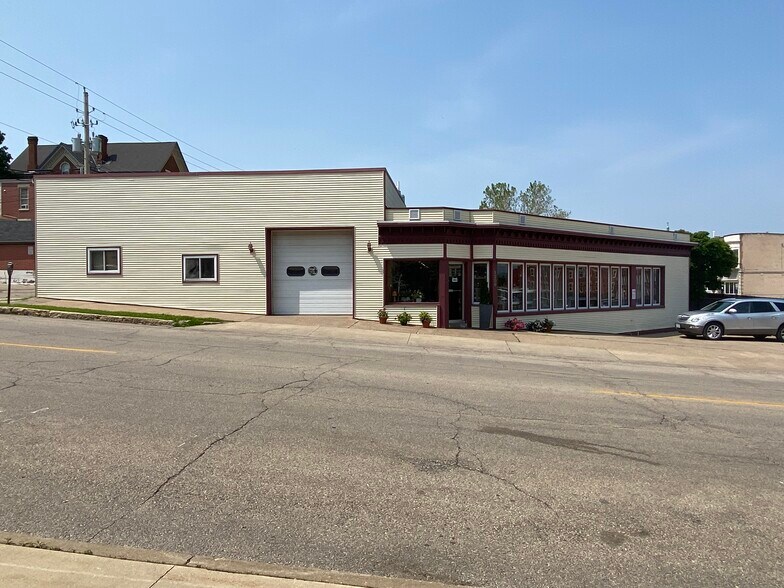More Photos Of 1209 Main St, Dubuque Storefront Retail Office For Sale