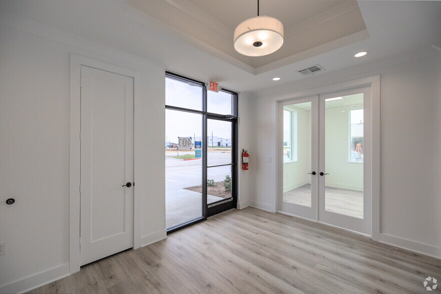 More Photos Of 30625 Kingsland, Brookshire Medical For Sale