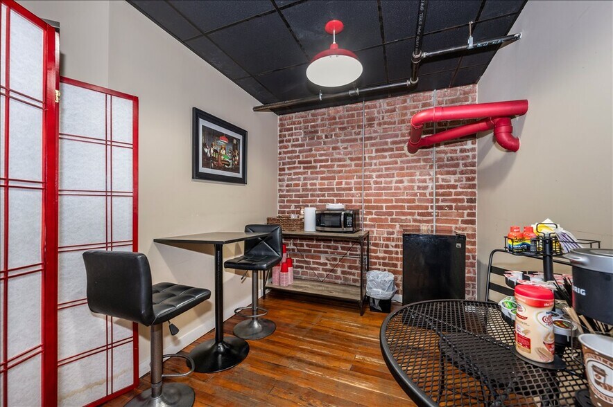 More Photos Of 47 E All Saints St, Frederick Loft Creative Space For Sale