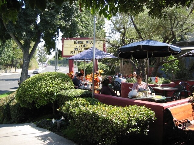 More Photos Of 395 N Rosemead Blvd, Pasadena General Retail For Lease