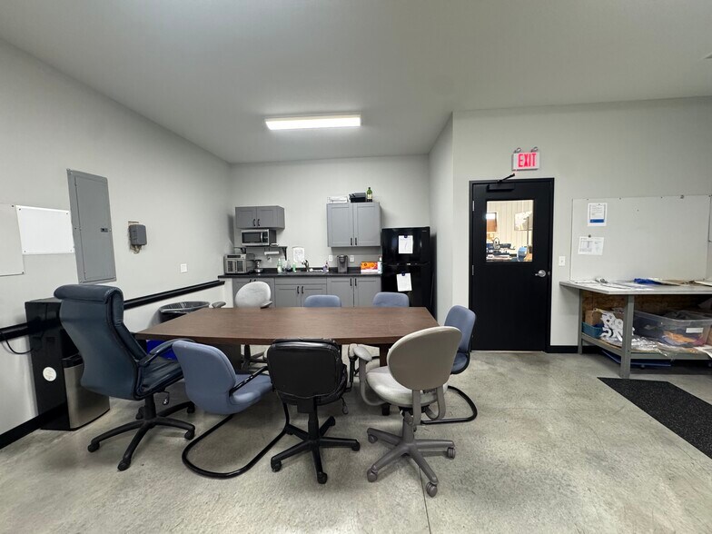 More Photos Of 6813 Sobbie Rd, Liberty Flex For Sale