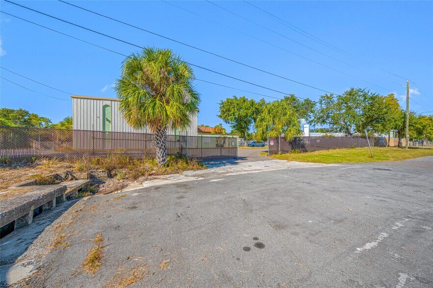 More Photos Of 5802 N Occident St, Tampa Industrial For Sale