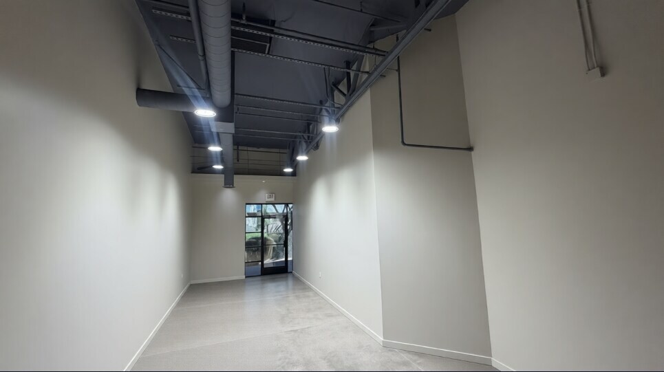 More Photos Of 15876 N 76th St, Scottsdale Office For Lease