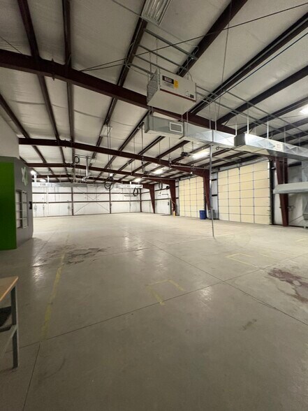 More Photos Of 66850 Executive Dr, Saint Clairsville Warehouse For Lease