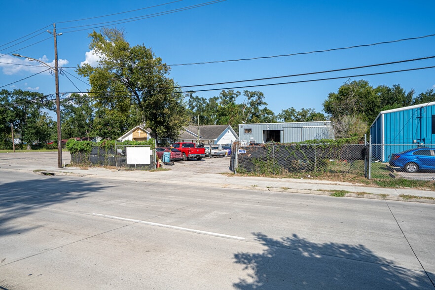 More Photos Of 8928 Homestead Rd, Houston Warehouse For Sale