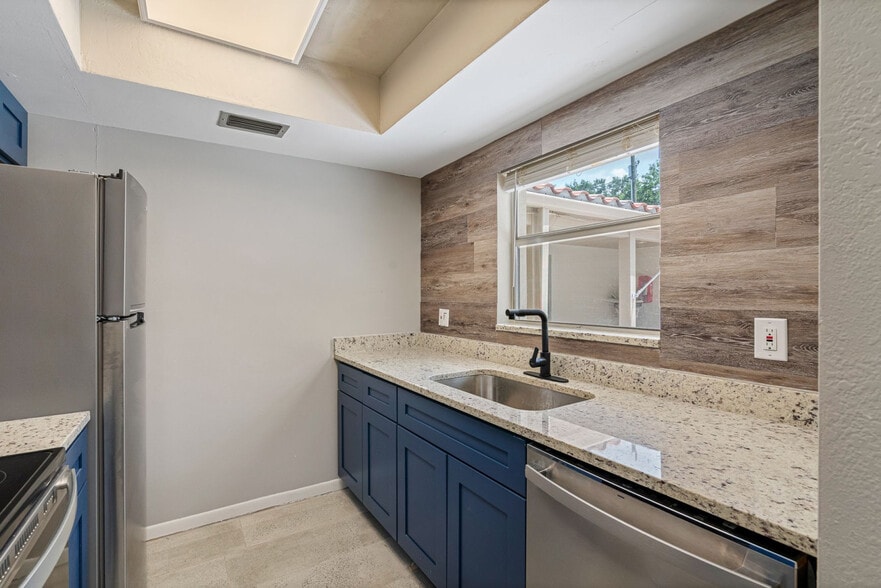 More Photos Of 3960 12th St, Saint Petersburg Apartments For Sale