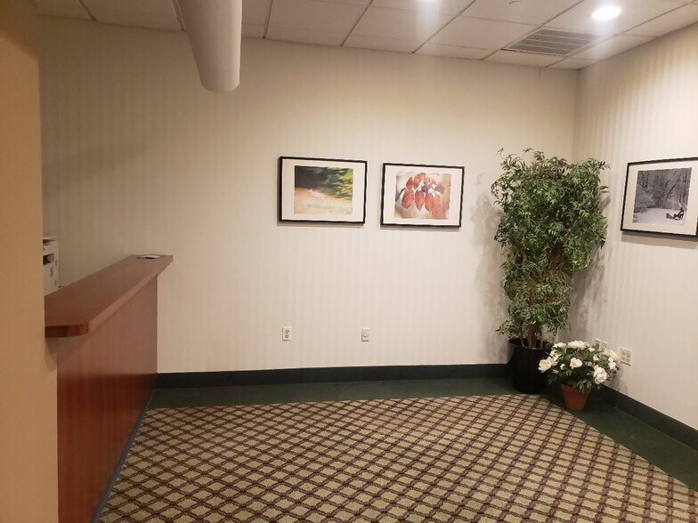 More Photos Of 1 Robertson Dr, Bedminster Medical For Lease
