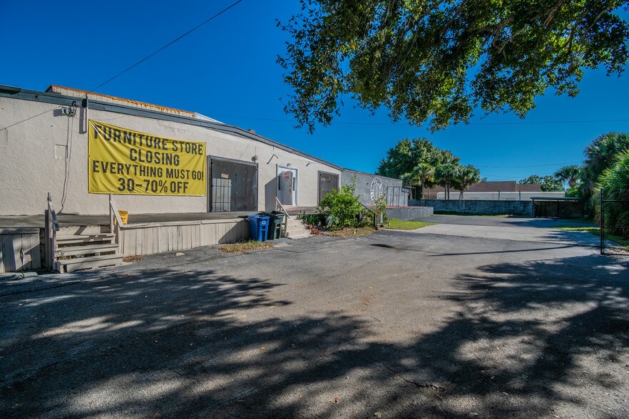 More Photos Of 4214 W Virginia Ave, Tampa Warehouse For Lease